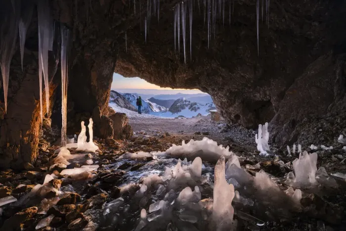 Framed Print : A man at Grotta dei Pagani with stalactites and stalagmites, Castione della Pesolana, Prealpi Orobie, Bergamo, Lombardy, Italy (MR) Framed Print : A man at Grotta dei Pagani with stalactites and stalagmites, Castione della Pesolana, Prealpi Orobie, Bergamo, Lombardy, Italy (MR)