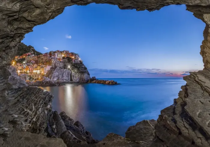 Framed Print : Manarola, Cinque Terre, Liguria, Italy Framed Print : Manarola, Cinque Terre, Liguria, Italy