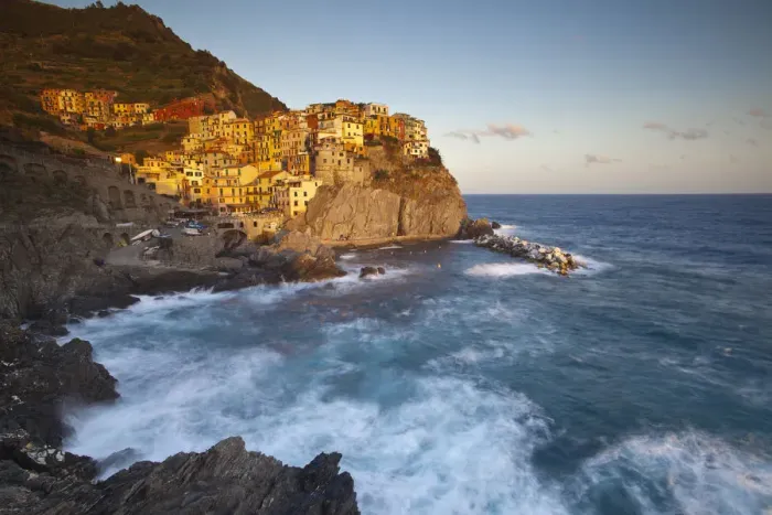 Framed Print : Manarola, Cinque Terre, Riviera di Levante, Liguria, Italy
