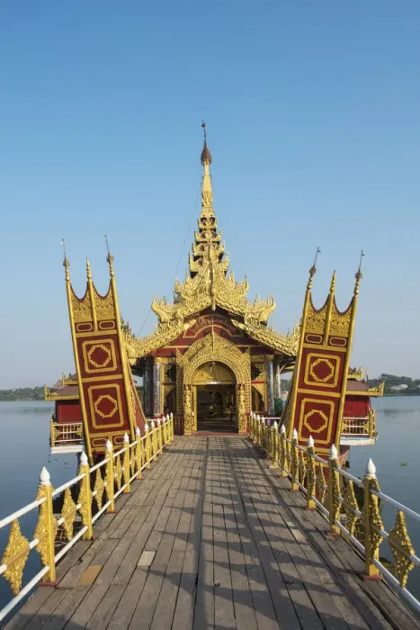 Framed Print : Mandalay, Myanmar (Burma). Pyi Gyi Mon Royal Barge in the Kandawgyi lake Framed Print : Mandalay, Myanmar (Burma). Pyi Gyi Mon Royal Barge in the Kandawgyi lake
