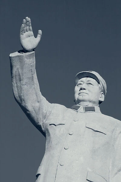 Mao Tse Tung Statue, UNESCO town of Lijiang, Yunnan Province. China