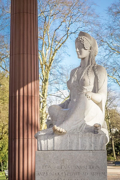 Marble sculpture of the Greek goddess Hygieia at the Elisabethenbrunnen in the spa gardens of Bad Homburg vor der Hohe, Taunus, Hesse, Germany