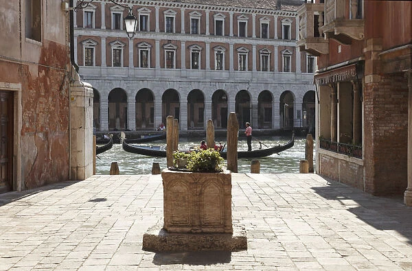 Marcati di Rialto and Grand Canal, Venice, Veneto, Italy