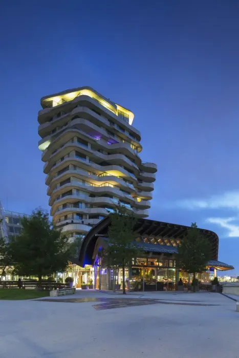 Framed Print : Marco Polo Residential Tower on Marco Polo Terrace in HafenCity, Hamburg, Germany
