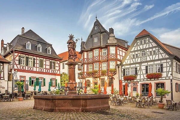 Marienbrunnen and historic half-timbered houses on the market square of Heppenheim, southern Hesse, Hesse, Germany
