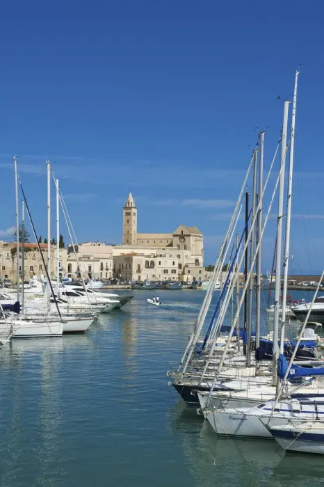 Framed Print : Marina und Cathedral San Nicola Pellegrino, Trani, Apulia, Italy Framed Print : Marina und Cathedral San Nicola Pellegrino, Trani, Apulia, Italy