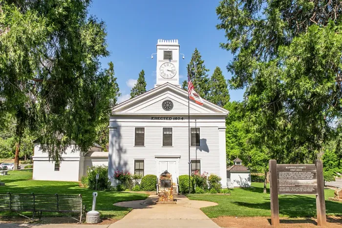 Framed Print : Mariposa County Courthouse, Mariposa Town, California, USA