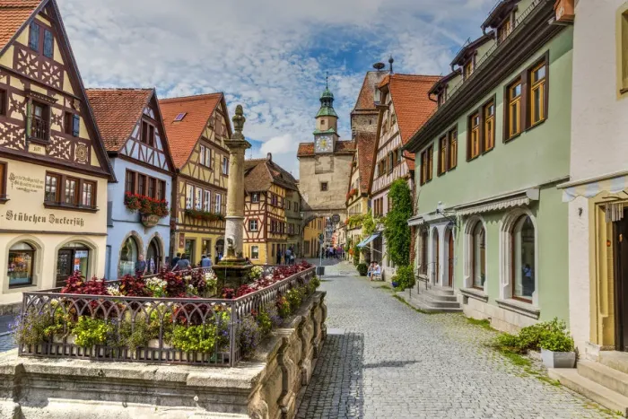 Framed Print : Markusturm tower and colorful medieval timber framed houses, Rothenburg ob der Tauber