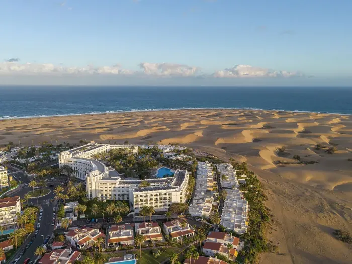 Framed Print : Maspalomas Dunes and Riu palace resort, Gran Canaria, Canary Islands, Spain