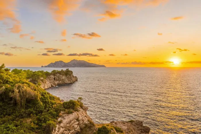 Framed Print : Massa Lubrense, Napoli, Campania, Italy. Sorrento peninsula and Capri island at sunset Framed Print : Massa Lubrense, Napoli, Campania, Italy. Sorrento peninsula and Capri island at sunset