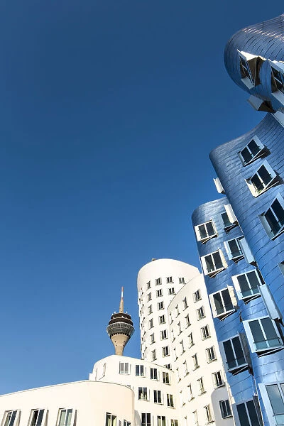 Media harbour, Frank Gehry buildings, television tower, DAosseldorf, North Rhine