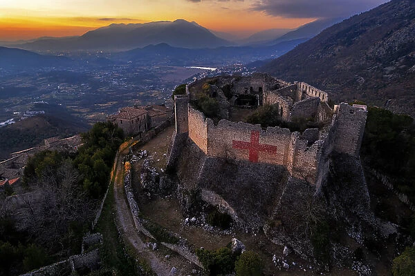 Medieval castle of Vicalvi overlooking the village, Vicalvi, Frosinone province, Ciociaria, Latium region, Italy