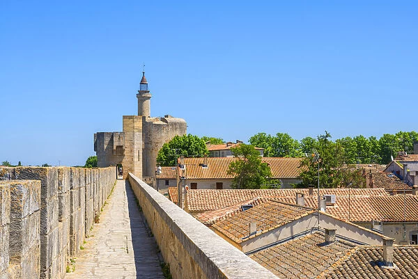 Medieval city wall with Tour de Constance, Aigues-Mortes, Camargue, Gard