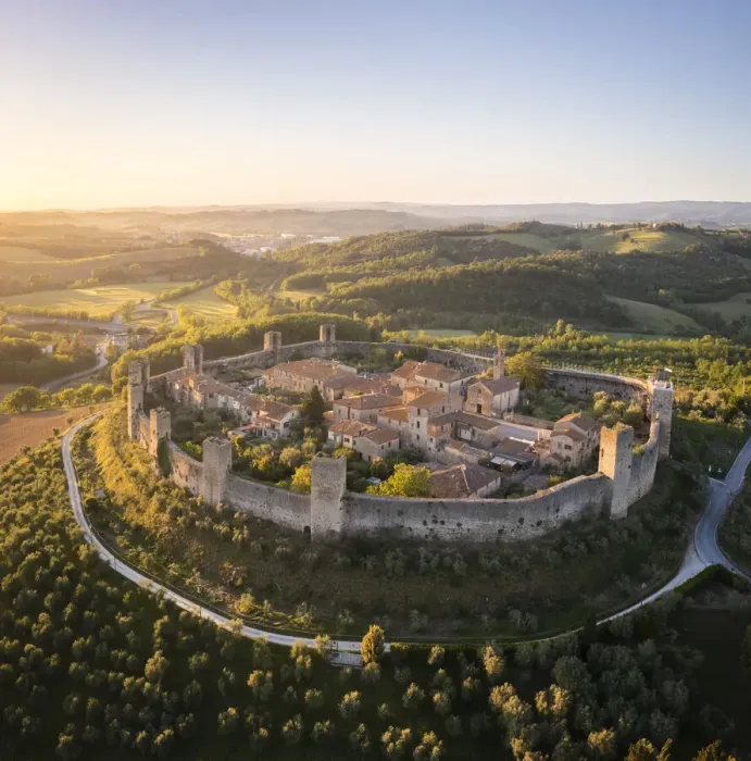 Framed Print : medieval town of Monteriggioni at sunset. Monteriggioni, Siena district, Tuscany, Italy Framed Print : medieval town of Monteriggioni at sunset. Monteriggioni, Siena district, Tuscany, Italy