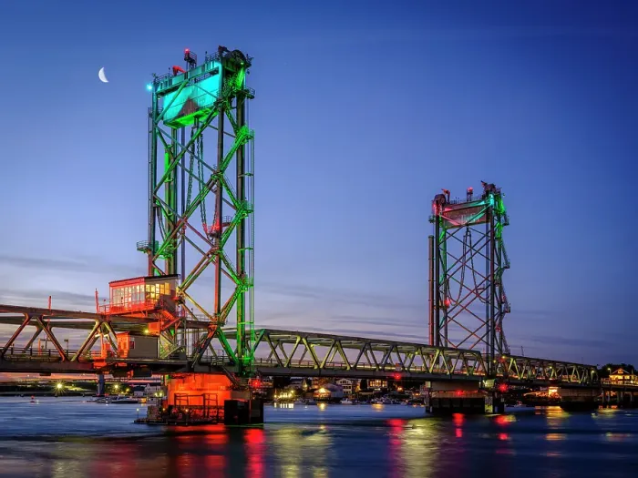 Framed Print : Memorial Bridge, Portsmouth, New Hampshire, New England, USA