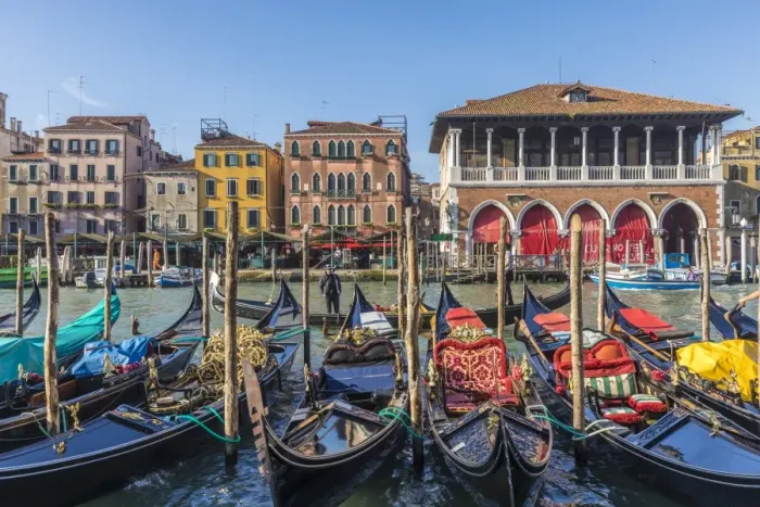 Framed Print : Mercati di Rialto (Rialto market) & Grand Canal, Venice, Italy