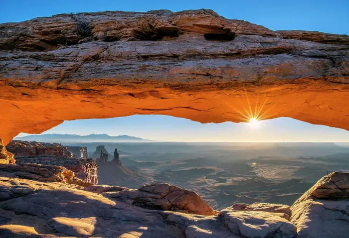 Framed Print : Mesa Arch, Canyonlands National Park, Utah, USA Framed Print : Mesa Arch, Canyonlands National Park, Utah, USA
