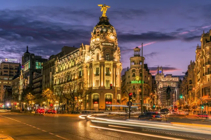 Framed Print : Metropolis Building or Edificio Metropolis, Madrid, Community of Madrid, Spain Framed Print : Metropolis Building or Edificio Metropolis, Madrid, Community of Madrid, Spain