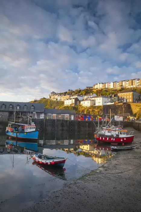 Framed Print : Mevagissey harbour, Cornwall, England, UK Framed Print : Mevagissey harbour, Cornwall, England, UK