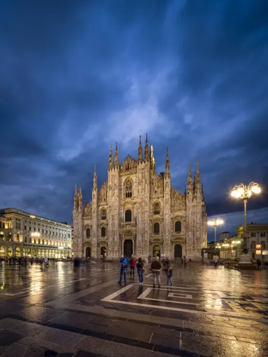 Framed Print : Milan Cathedral at the Piazza del Duomo, Milan, Lombardy, Italy Framed Print : Milan Cathedral at the Piazza del Duomo, Milan, Lombardy, Italy