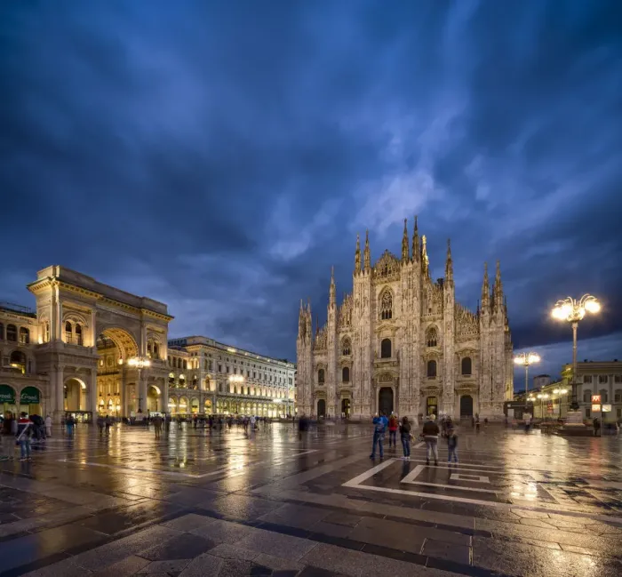 Framed Print : Milan Cathedral at the Piazza del Duomo, Milan, Lombardy, Italy Framed Print : Milan Cathedral at the Piazza del Duomo, Milan, Lombardy, Italy