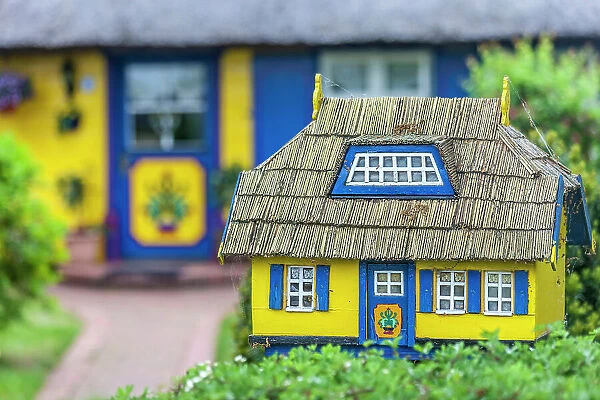 Miniature model of a fisherma's house in front of the original house, Born am Darss, Mecklenburg-Western Pomerania, Baltic Sea, North Germany, Germany