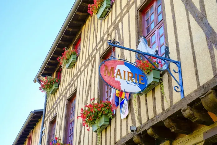 Framed Print : Mirepoix town hall (Mairie) half-timbered building on Place de Couverts in bastide Framed Print : Mirepoix town hall (Mairie) half-timbered building on Place de Couverts in bastide