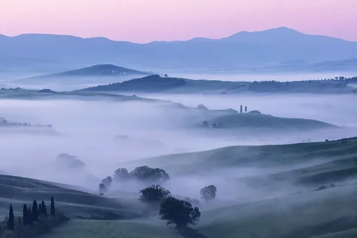 Framed Print : Misty morning in the Val D'orcia, Tuscany, Italy