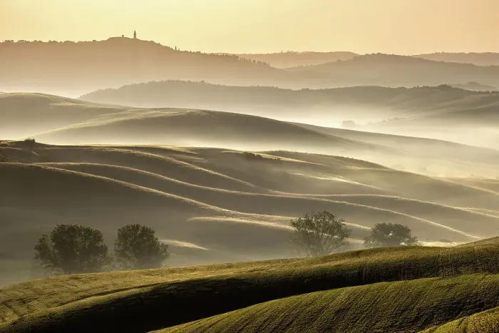 Framed Print : Misty morning in the Val D'orcia, Tuscany, Italy Framed Print : Misty morning in the Val D'orcia, Tuscany, Italy