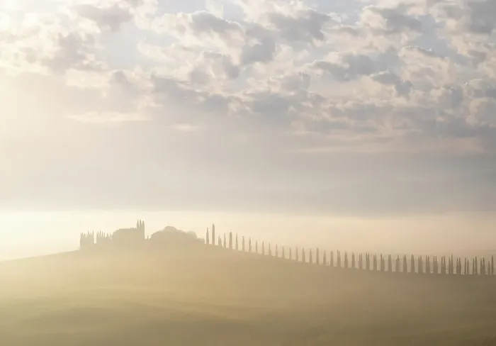 Framed Print : Misty morning in the Val D'orcia, Tuscany, Italy Framed Print : Misty morning in the Val D'orcia, Tuscany, Italy