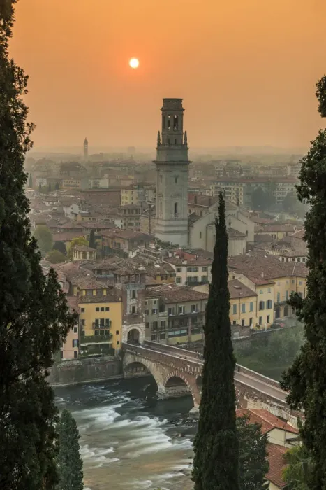 Framed Print : Misty sunset and city skyline, Verona, Veneto, Italy