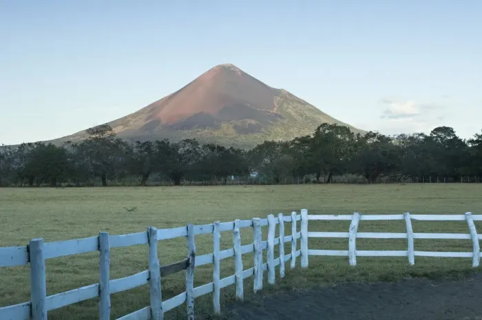 Framed Print : Momotombo Volcano, Nr. Leon, Nicaragua Framed Print : Momotombo Volcano, Nr. Leon, Nicaragua