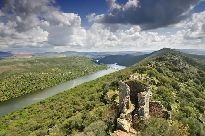 Framed Print : Monfrague National Parks panorama with a ruined castle over the Tagus river. Spain