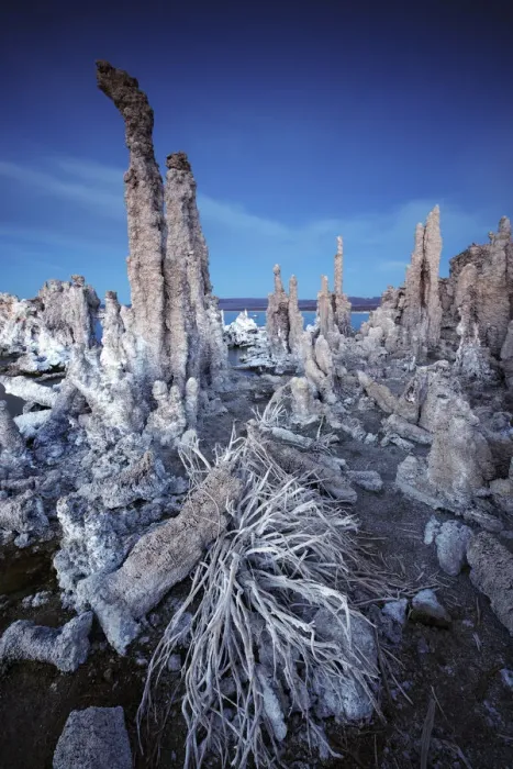 Framed Print : Mono Lake, Lee Vining, California, USA Framed Print : Mono Lake, Lee Vining, California, USA