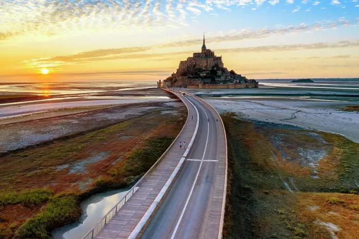 Framed Print : Mont Saint Michel, Manche, Normandy, France Framed Print : Mont Saint Michel, Manche, Normandy, France