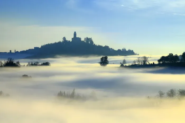 Framed Print : Montecastello, Piedmont, Italy. Hills of Alexandria in the fog Framed Print : Montecastello, Piedmont, Italy. Hills of Alexandria in the fog