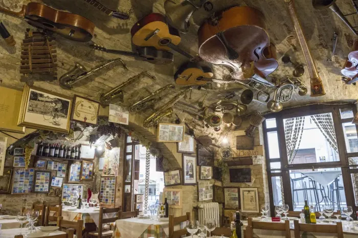 Framed Print : Montepulciano, Umbria, Italy. Interior of a typical restaurant Framed Print : Montepulciano, Umbria, Italy. Interior of a typical restaurant