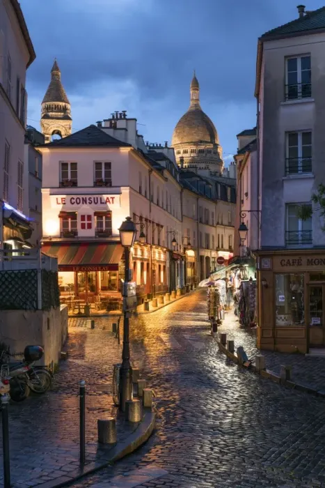 Framed Print : Montmartre at night with illuminated Sacre Coeur Basilica in the background, Paris Framed Print : Montmartre at night with illuminated Sacre Coeur Basilica in the background, Paris