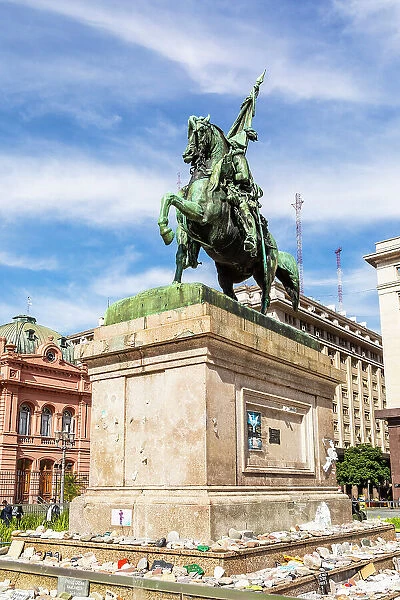 Monument of General Manuel Belgran, Plaza de Mayo, Buenos Aires, Argentina