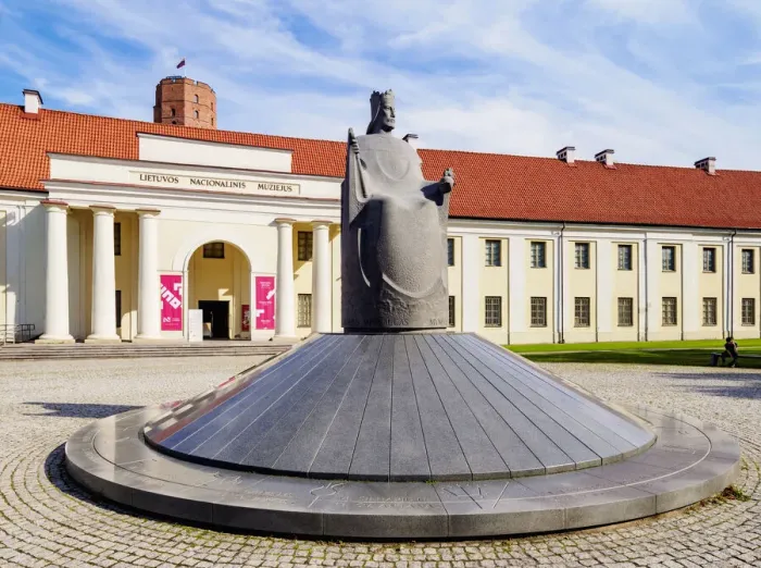 Framed Print : Monument to King Mindaugas in front of The New Arsenal and National Museum of Lithuania, Vilnius, Lithuania Framed Print : Monument to King Mindaugas in front of The New Arsenal and National Museum of Lithuania, Vilnius, Lithuania