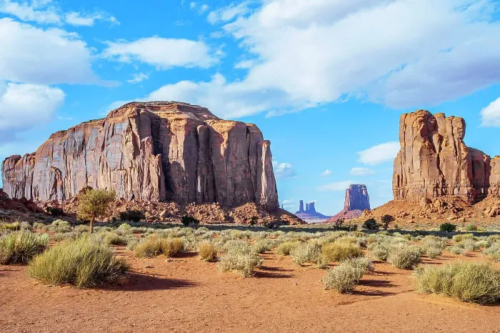 Framed Print : Monument Valley, north window view, Arizona / Utah, USA Framed Print : Monument Valley, north window view, Arizona / Utah, USA