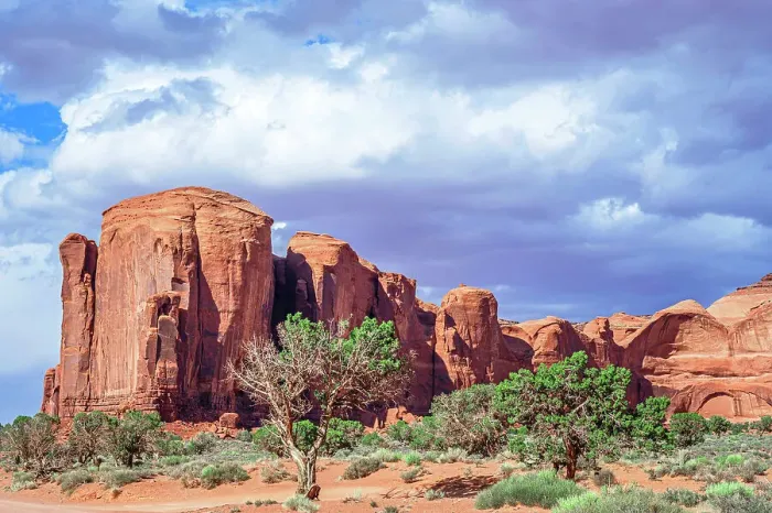 Framed Print : Monument Valley, Rain God Mesa, Arizona / Utah, USA Framed Print : Monument Valley, Rain God Mesa, Arizona / Utah, USA