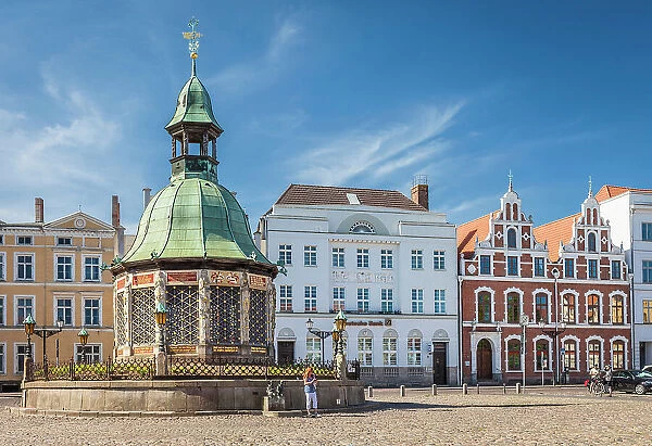 Monument Wasserkunst on the market square in the old town of Wismar, Mecklenburg-Western Pomerania, Baltic Sea, Northern Germany, Germany