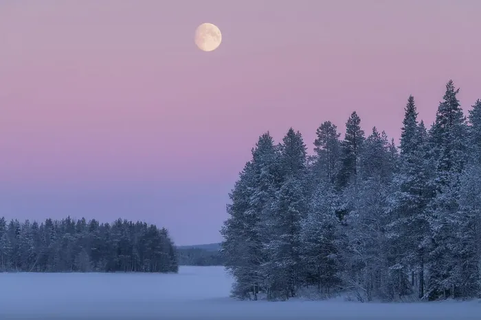 Framed Print : Full moon setting over a frozen lake with Venus belt. Lapland, Northern FInland Framed Print : Full moon setting over a frozen lake with Venus belt. Lapland, Northern FInland