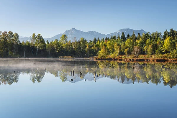 Moor Lake, Schoenramer Filz, background Staufen Group, Rupertiwinkel, Upper Bavaria
