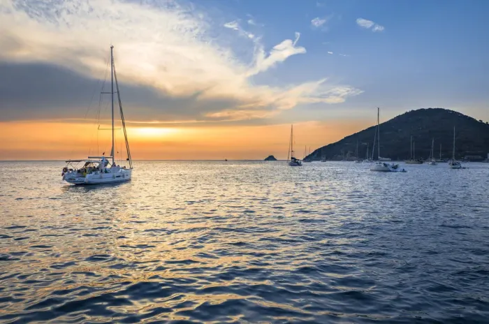 Framed Print : Mooring sailboats at sunset in Elba Island (Viticcio, Livorno, Tuscany Framed Print : Mooring sailboats at sunset in Elba Island (Viticcio, Livorno, Tuscany