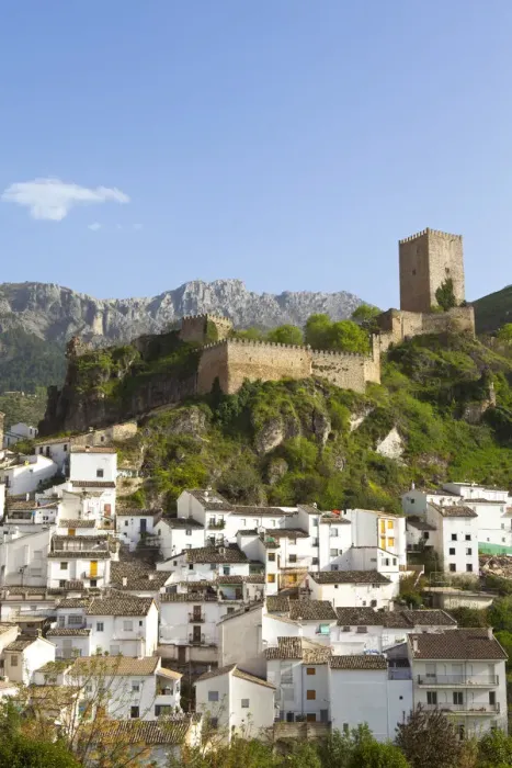Framed Print : The Moorish Yedra Castle overlooking the picturesque village of Cazorla, Cazorla