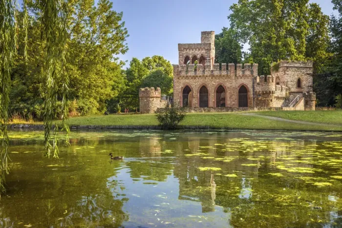 Framed Print : Moosburg Castle in the Biebrich Castle Park, Wiesbaden, Hesse, Germany Framed Print : Moosburg Castle in the Biebrich Castle Park, Wiesbaden, Hesse, Germany