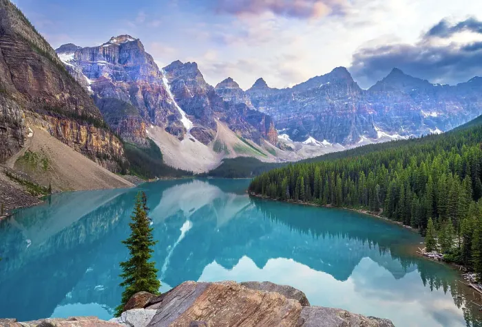 Framed Print : Moraine Lake Sunset during summer in Banff National Park, Alberta, Canada Framed Print : Moraine Lake Sunset during summer in Banff National Park, Alberta, Canada