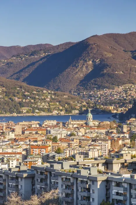Framed Print : A morning view of Como city and lake Como, Lombardy, Italy Framed Print : A morning view of Como city and lake Como, Lombardy, Italy